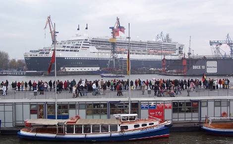 Queen Mary 2 bei Blohm+Voss