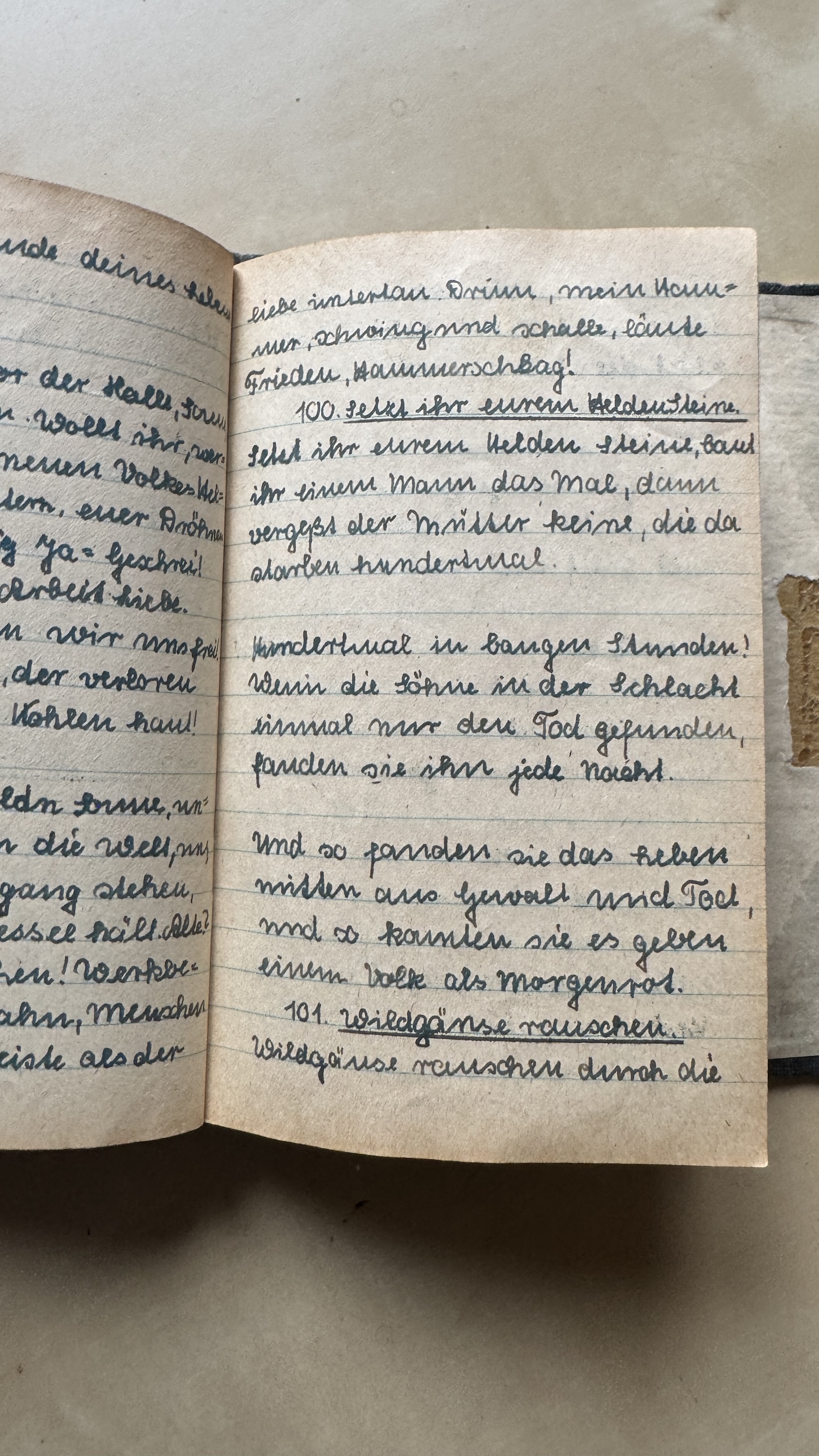Original Liederbuch Seite 104
